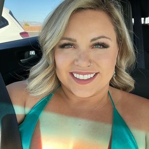 Meet your Posher, Stefany